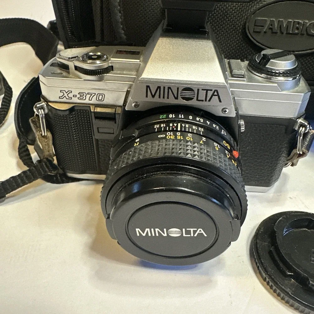 Minolta x-370 35mm Camera w/Amibico Bag, 50mm Minolta Lens F80-200 Zoom UNTESTED